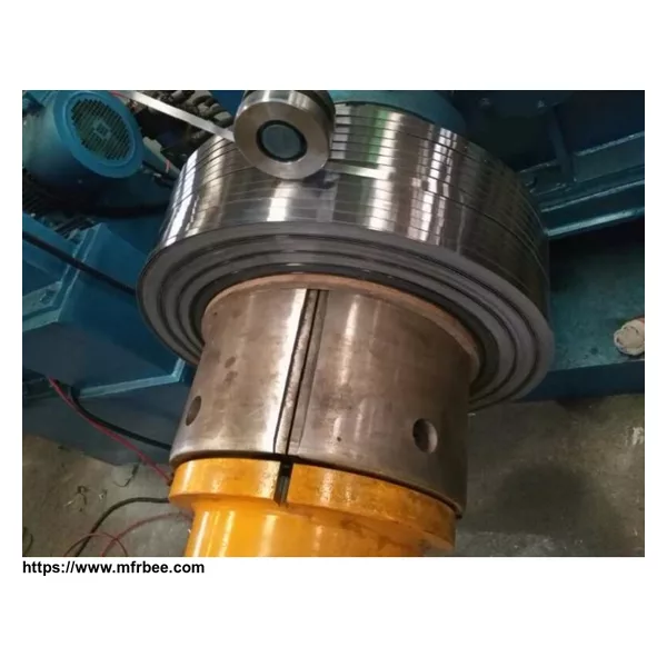 Strip oscillating machine