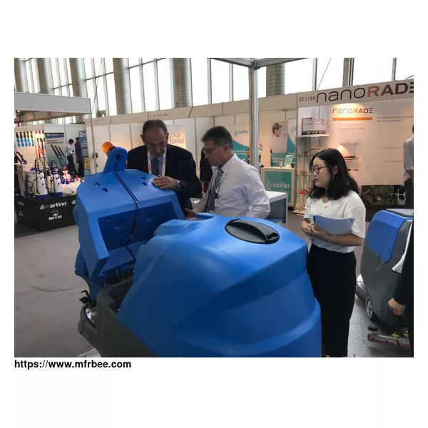 floor cleaning machine manufacturer