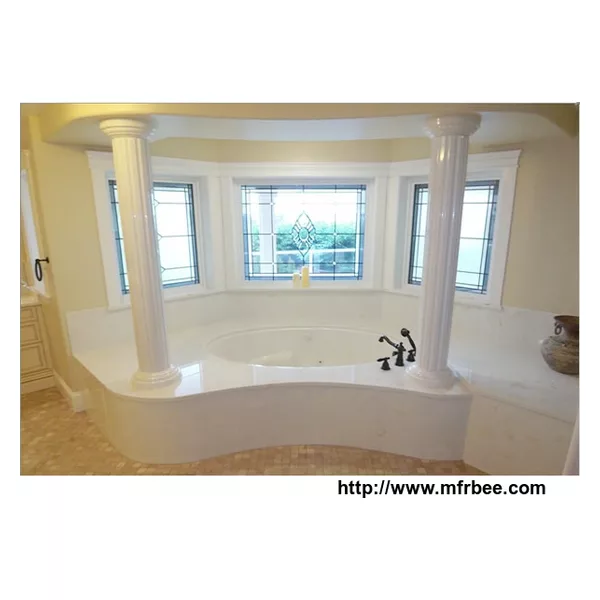 Beautiful Marble Bathtub with Pillar