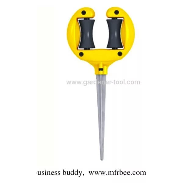 Plastic wall mounted  garden hose protecter